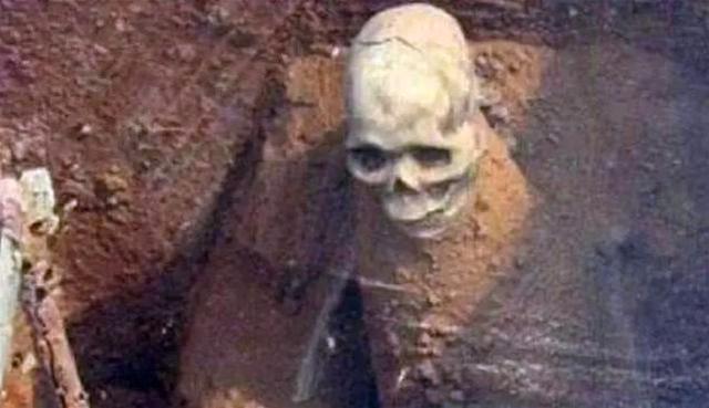 武则天|陕西挖出武则天孙女墓，墓中被困一盗墓贼，在金堆中枯坐上千年