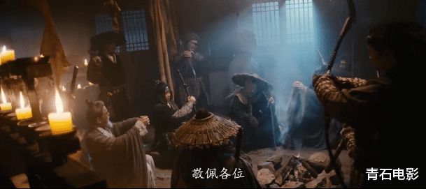 白发魔女|和男人共进浴桶、头发能自由变色，黄奕这片也能叫《白发魔女》？