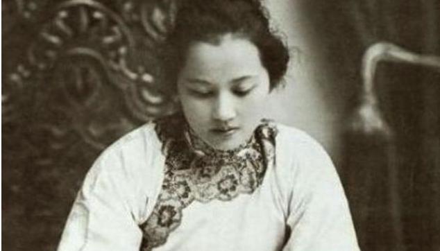 「孙中山」她16岁嫁给37岁孙中山，后改嫁2次，女儿44岁才知生父是谁