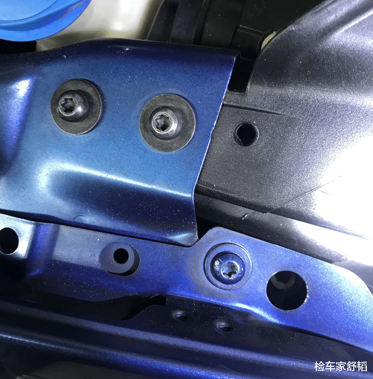 大众汽车▲一车难求!报价19万6的大众R36,天窗漏水打不着火,李老鼠会要?