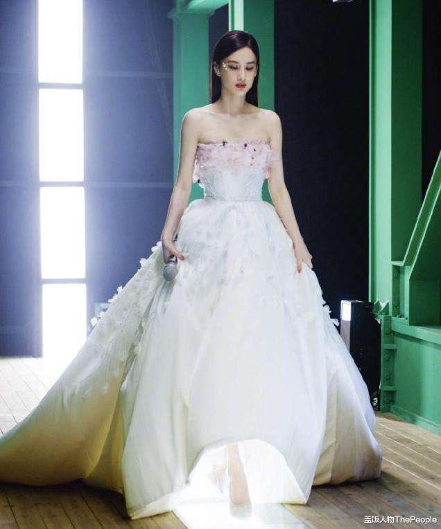 姐姐|和成龙暧昧、抛弃高晓松、害于和伟离婚？姐姐们兴风作浪的上位史