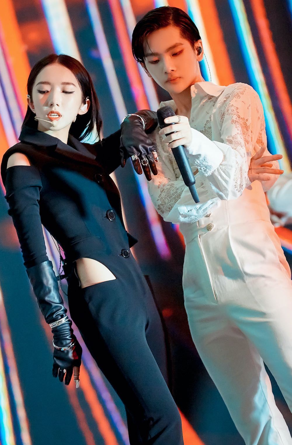 孟美岐@孟美岐、周震南5月11号发表的这首原创新歌，重新定义了“C位”