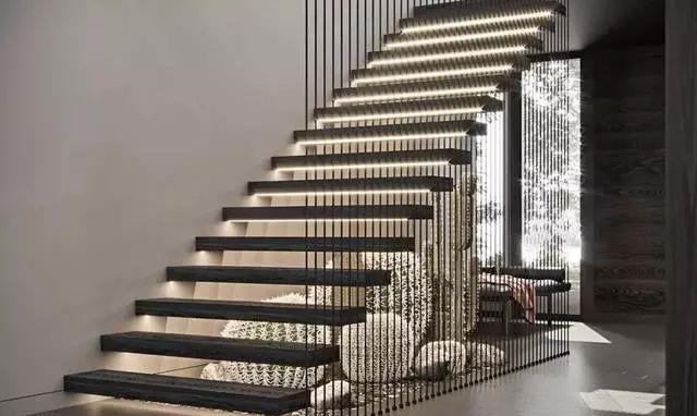 ▲国外正流行的“悬浮式”楼梯，惊艳到我了