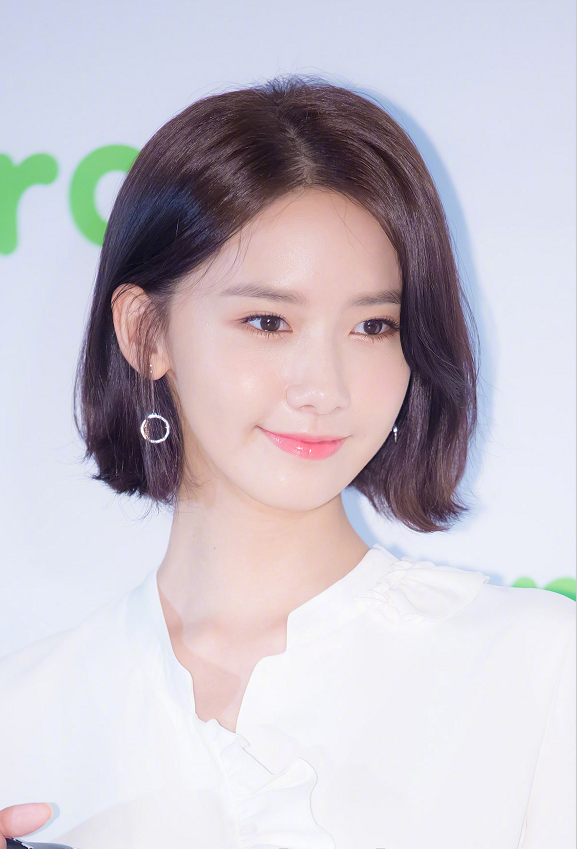 『林允儿』有种“整容”叫林允儿戴假发，前后判若两人，网友：不敢认了