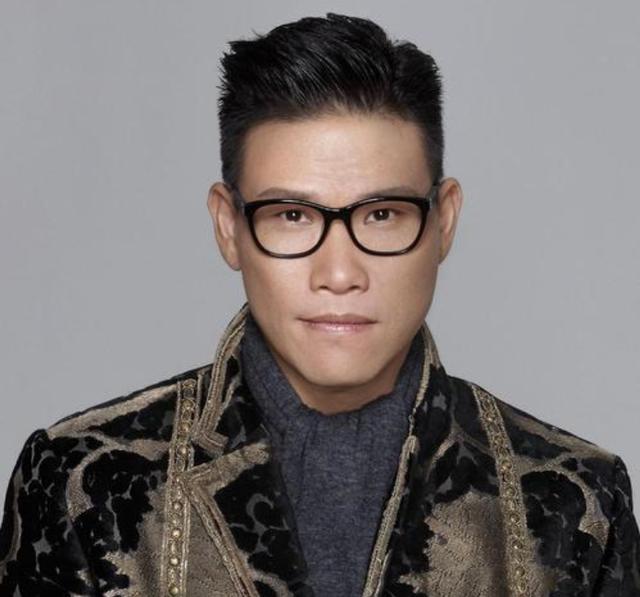 他吸d后从明星沦为网红,拿存钱罐的钱买口罩被嘲,网友:落魄太狠