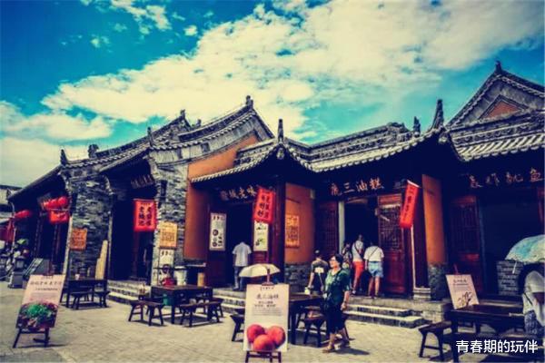 ：中国又一景区作死，一瓶水10元，一碗青菜面30元，如今成空城