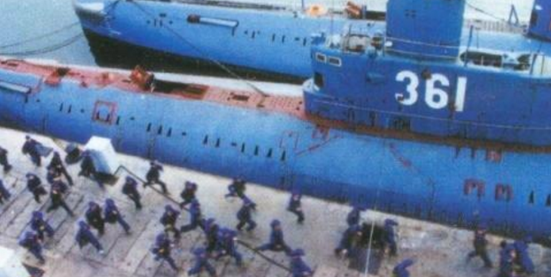 【潜艇】中国打捞出一艘失踪潜艇，打开后所有人都哭了，为何会这样？