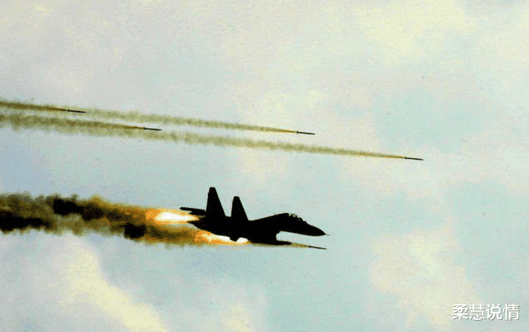 美国|这下麻烦大了！美国盟友向俄罗斯战机开火，美国连忙撇清关系