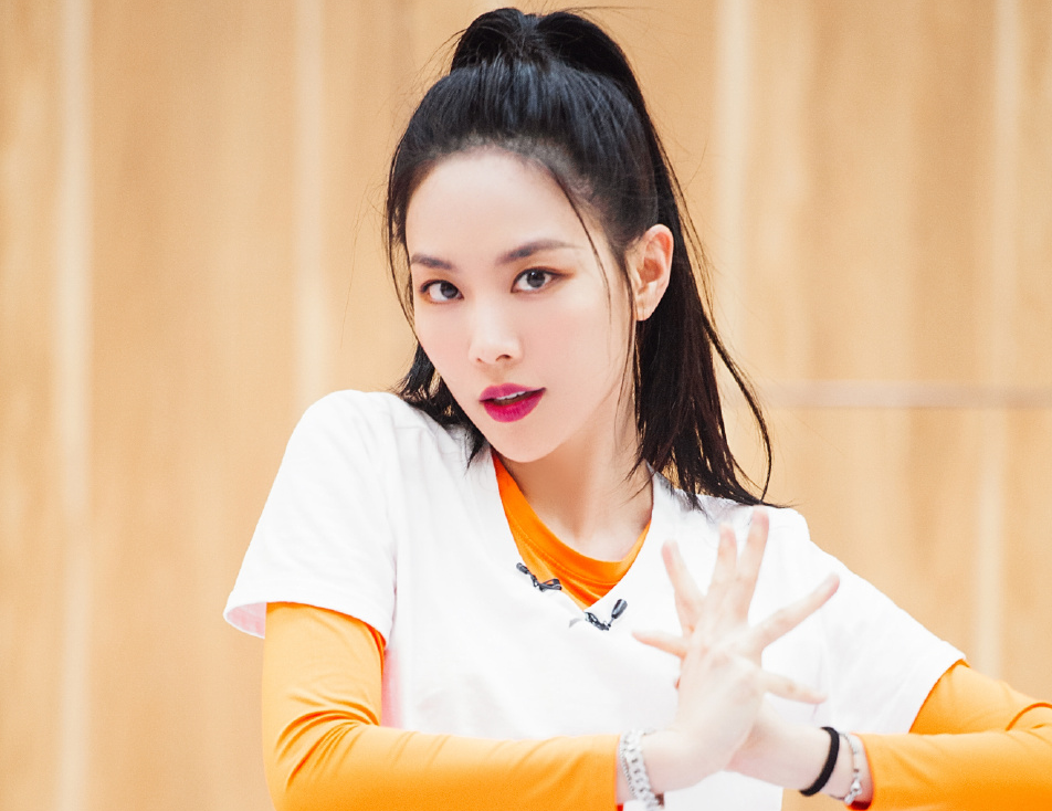 「姐姐」王霏霏早起背歌词，沈梦辰梦中惊醒压力大，被姐姐的上进心刺激了