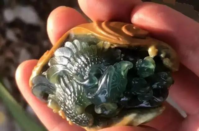 「翡翠」小伙8千拿下木那原石,可惜翡翠变种,最后却成为一件佳品!