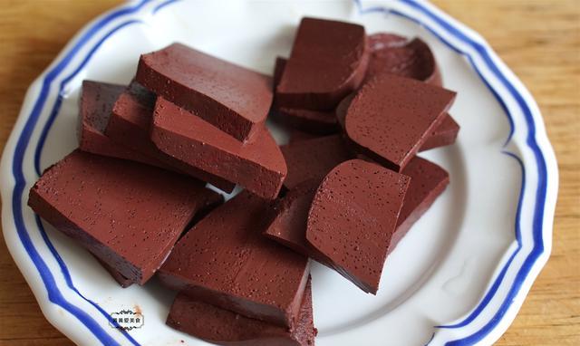 带鱼|入冬后，豆腐和猪血一起炖，给肠胃来个大扫除，吃得浑身都暖和