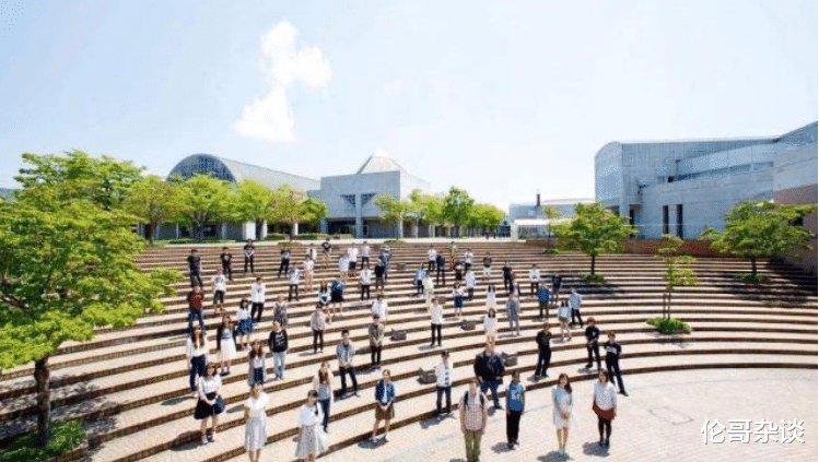 『招生』如果高考没考上本科，读公办的专科好，还是读民办的？