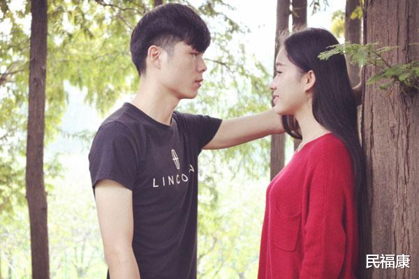 |夫妻常亲吻,身体或会迎来奇妙变化,但禁吻区不能亲,要嘴下留情