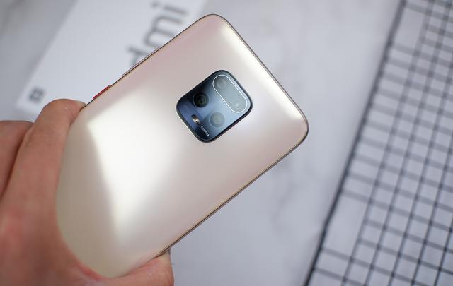 荣耀v30|同价位下，荣耀V30和红米10XPro，哪个好？