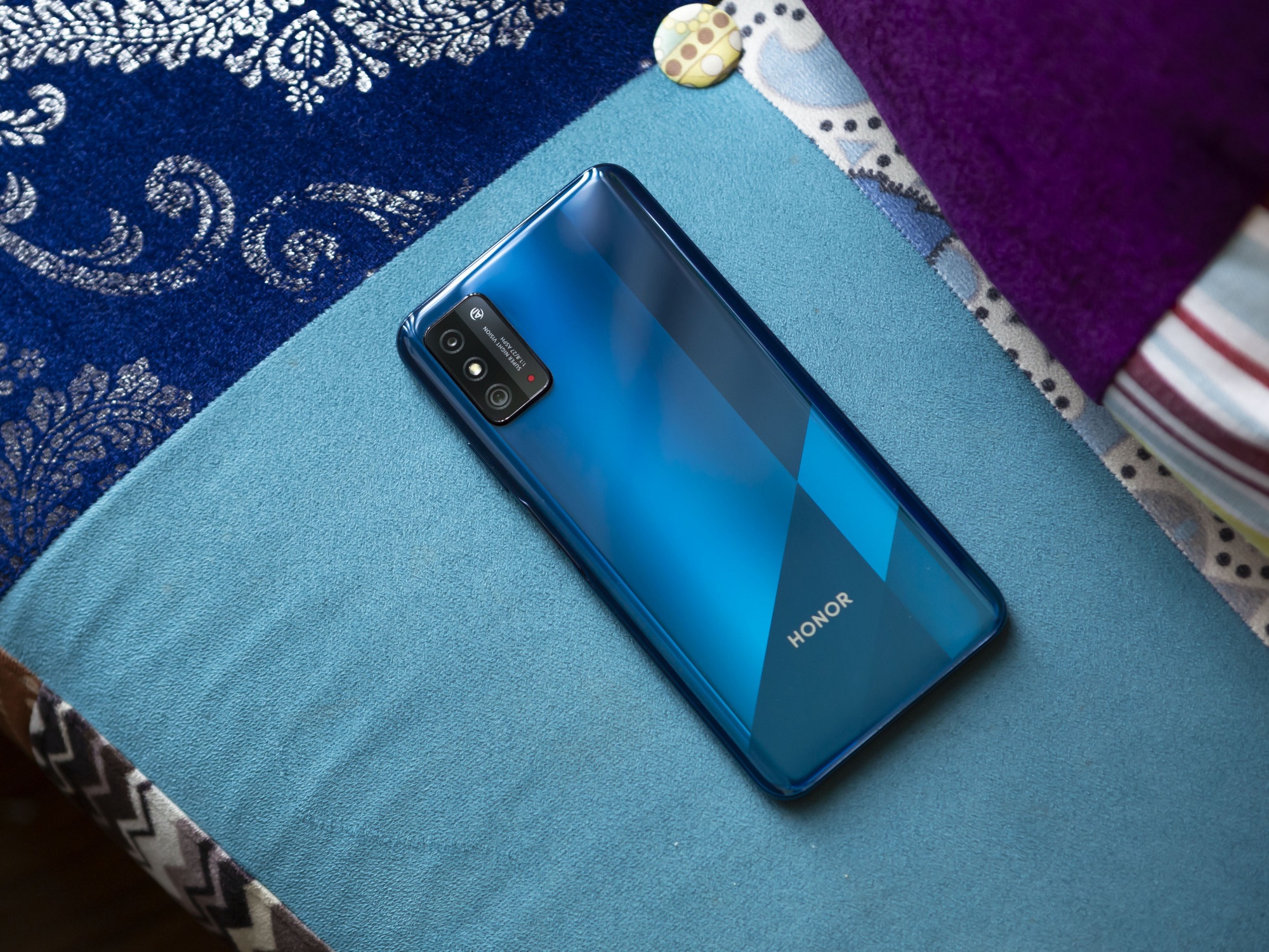 电池|5100mAH大电池、144HZ AMOLED屏幕,降至1999如今却处境尴尬