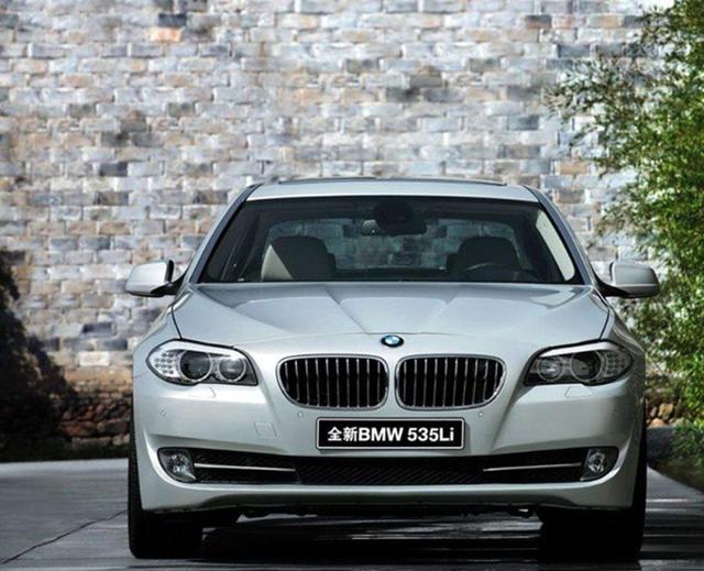 宝马5系|上海二手车市场堆积如山，宝马5系8万都无人问津，车贩子欲哭无泪