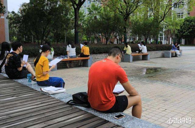 大学生|大学生毕业后,参加校园招聘还是自己找工作,过来人是这样说的