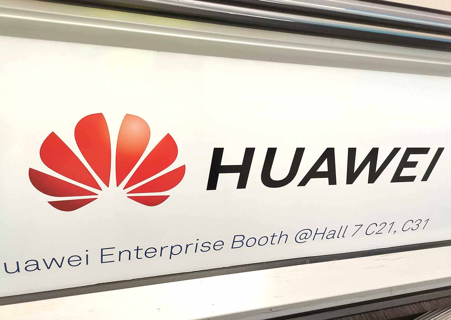 锤子科技|喜忧参半，华为拿出最大诚意，力争化解信任危机