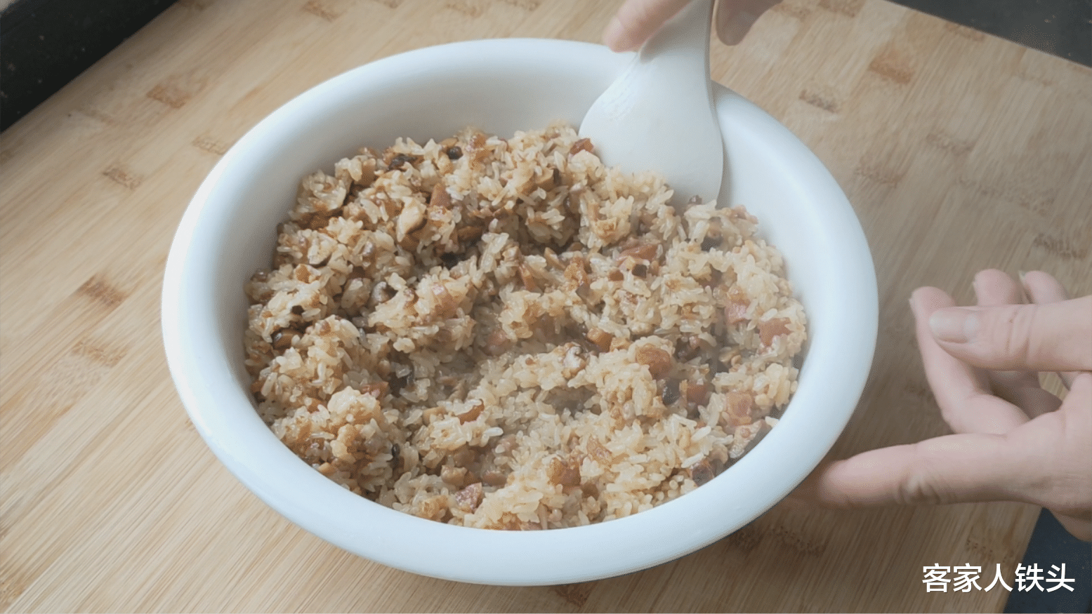虾米|暑假早餐吃什么好?教你一锅客家传统味道,孩子连吃3块还不够