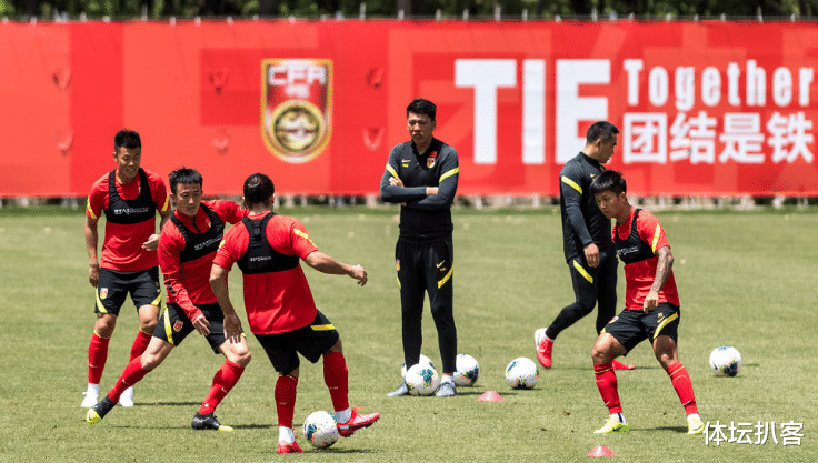 国足■李铁恐遇首败！申花将派最强阵容出战，世界级前锋考验国足防线