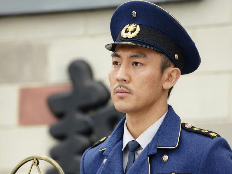 狄龙|73岁狄龙近照曝光，足足隐藏了39年的儿子，原来是大家都熟悉的他！