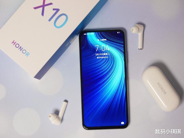 全面屏|麒麟820+徕卡三摄跌至1799！90Hz升降全面屏，这才是真香千元机