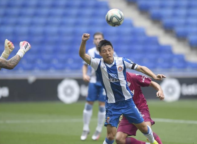 武磊▲武磊进球后,为何会被主教练迅速换下场呢?