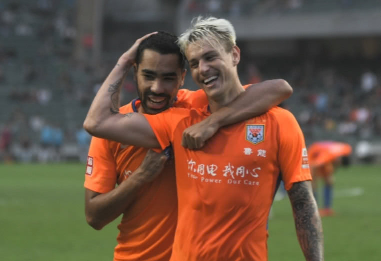 格德斯|巴西帮齐聚为莱昂庆生！德尔加多失落现身，格德斯发量向塔神看齐