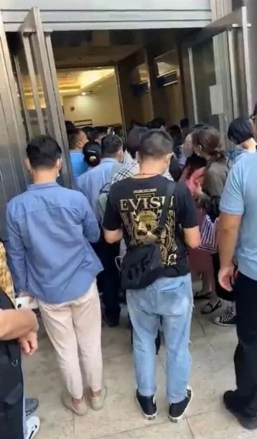 东旭光电|又爆雷？蛋壳公寓部分租客面临“被换锁”！银行、房东、租客都慌了...蛋壳：没破产，不会跑路