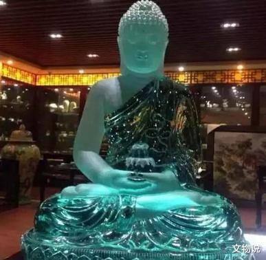 翡翠|价值2亿的翡翠佛像，仅雕刻就花了400万？其实这是骗人的假货