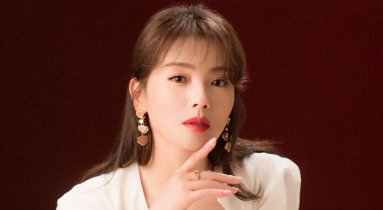 娱乐圈|她是“最惨女星”，被富豪男友按在地上猛打到失忆，法庭上发抖