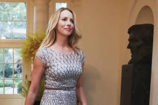 英特尔|乔布斯遗孀有新男票了！千亿阔太豪言裸捐1800亿，爱上小12岁大厨