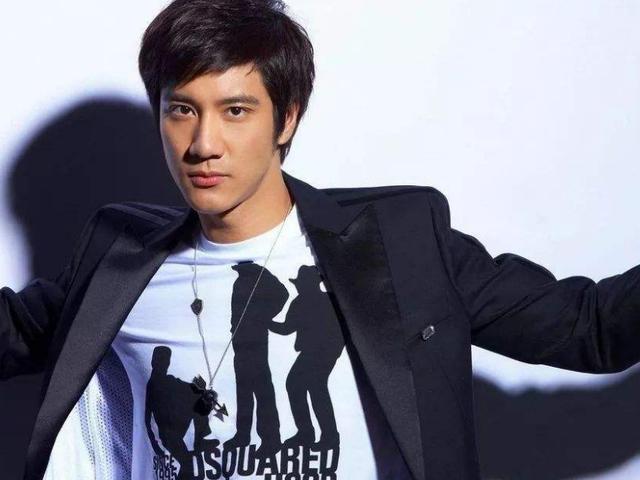 王力宏▲华语乐坛的流行天王,从歌手到演员再到导演,万众瞩目的明星歌手