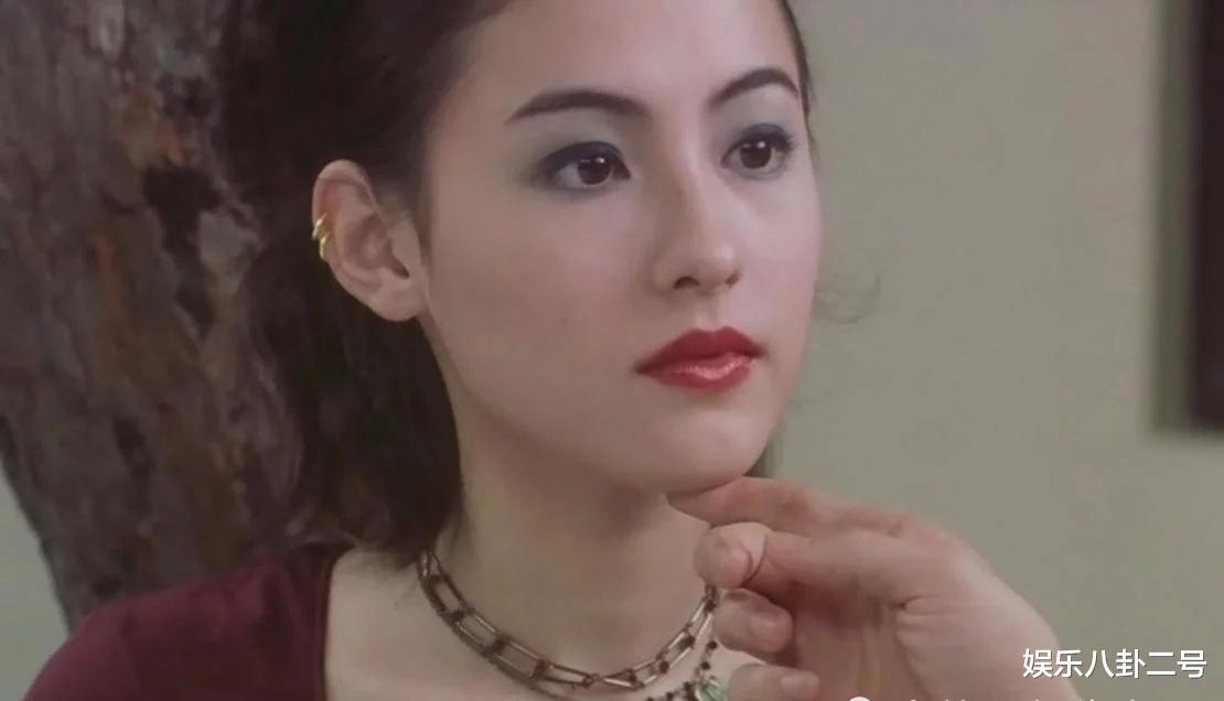 【张柏芝】张柏芝旧照曝光,长发飘飘清纯可人,难怪谢霆锋会为她舍弃王菲