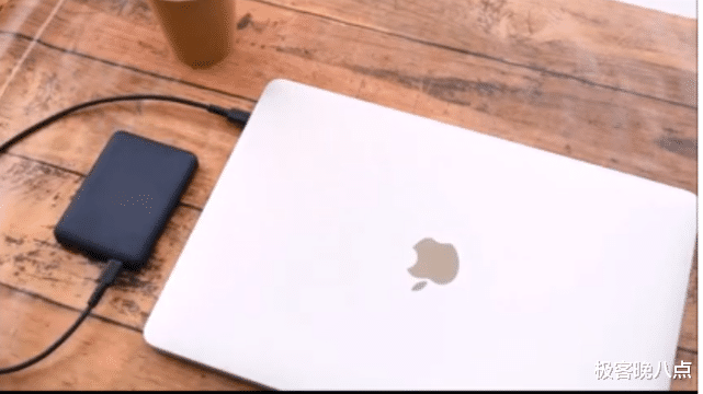 充电宝|免充电大容量小体积，这些都是来自充电宝的奇幻设计