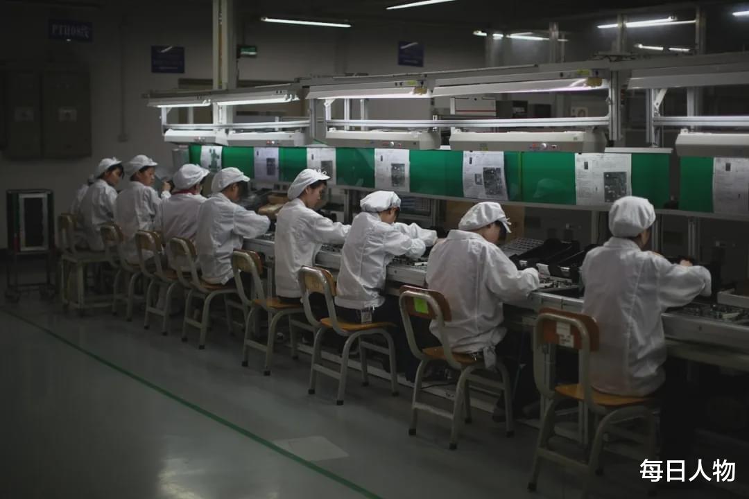 |生产iPhone 12的00后：随时准备提桶跑路