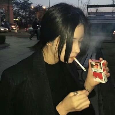 『戒烟』经常抽烟的人,手指若出现这“玩意”,八成肺已“扛不住”,早戒烟