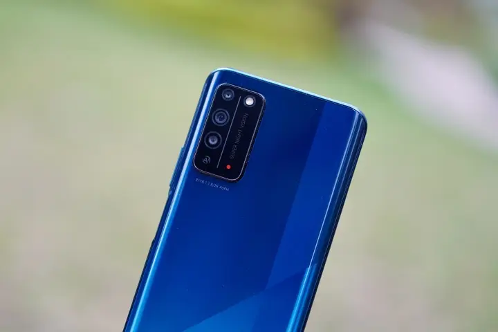 「荣耀x10」差价仅1元，荣耀X10与iQOO Z1谁更值得入手？对比完四点不纠结！