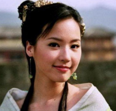 影帝|她24岁未婚先孕，34岁却被影帝老公抛弃，36岁为儿子复出终于爆红