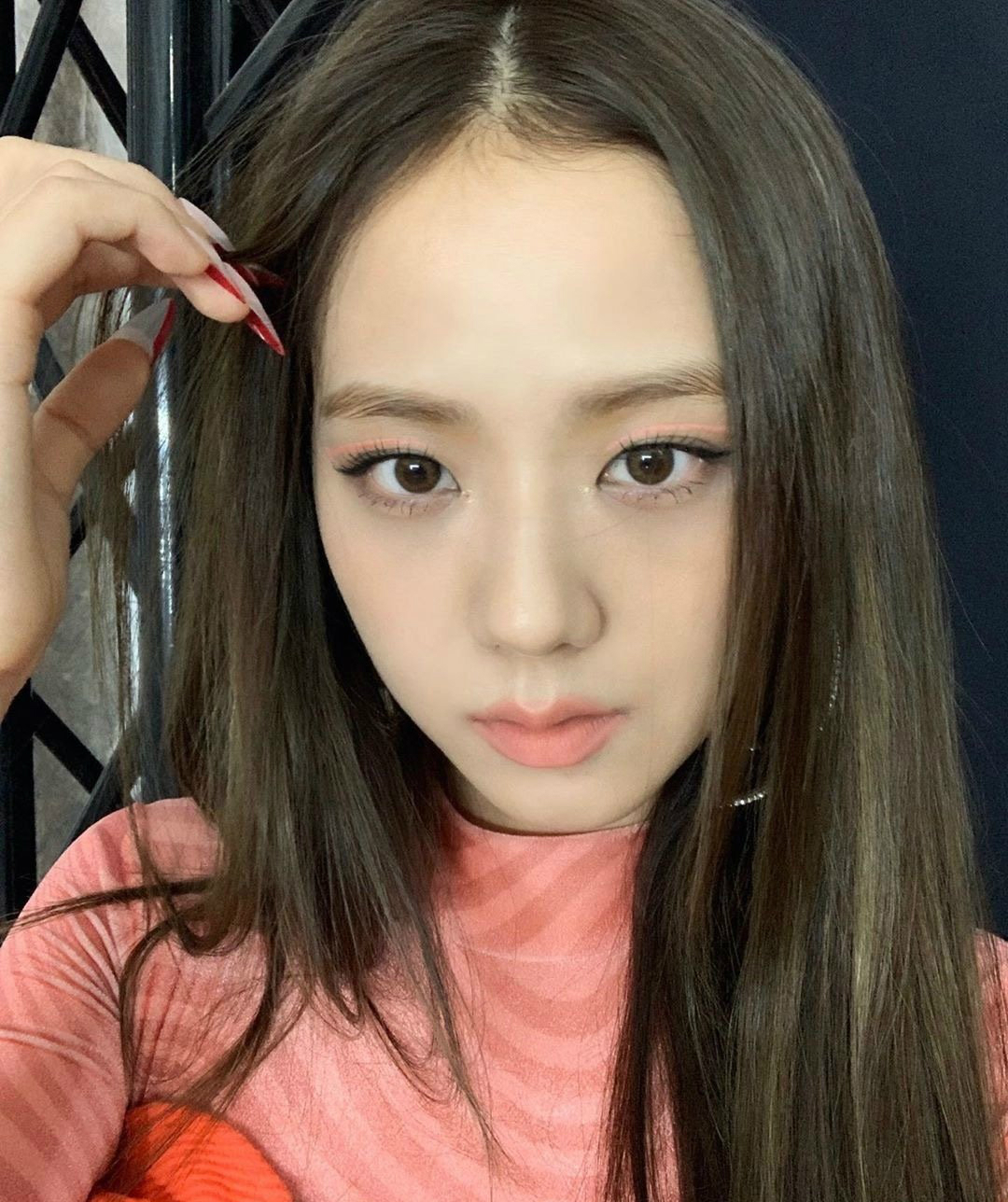 腰带|Rose的腰真细啊，Jisoo的发带都可以拿来当腰带