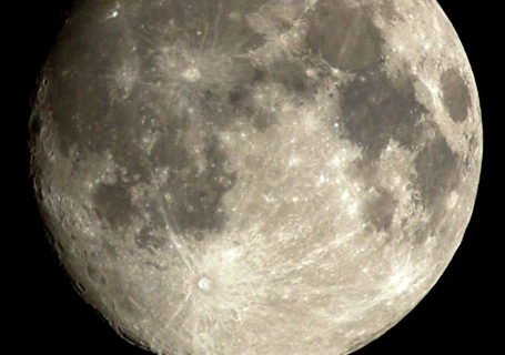 月球▲?月球发生诡异事件,出现了不该出现的东西?是谁在干预人类?