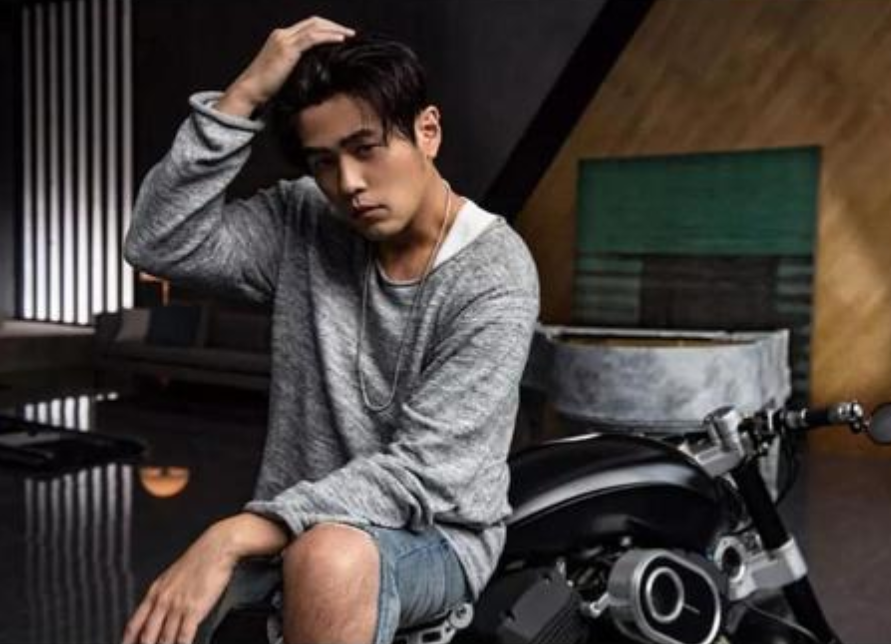 昆凌|?昆凌17岁就被周杰伦追到手，当看完她的旧照后，难怪杰伦会娶她