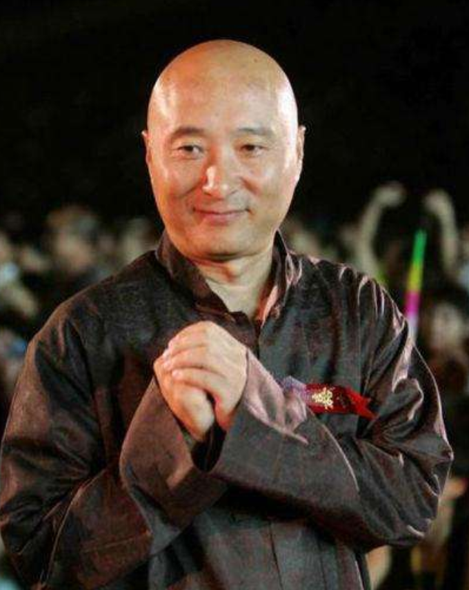 陈佩斯@看看66岁的陈佩斯，再看看65岁的刘晓庆，两人关系公开让人意外