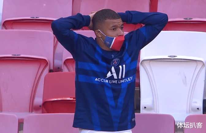 巴黎圣日耳曼|开场3分钟，大巴黎2亿巨星单刀偏出2米，队友抱头：这球都没进？