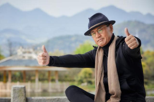 于荣光|2003年于鸣魁患癌,儿子于荣光隐瞒真相,酒照给喝,7年后才去世