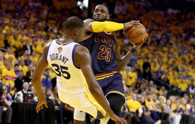 科比·布莱恩特|21世纪NBA五大神迹：科比81分垫底，麦迪时刻第二，榜首无悬念