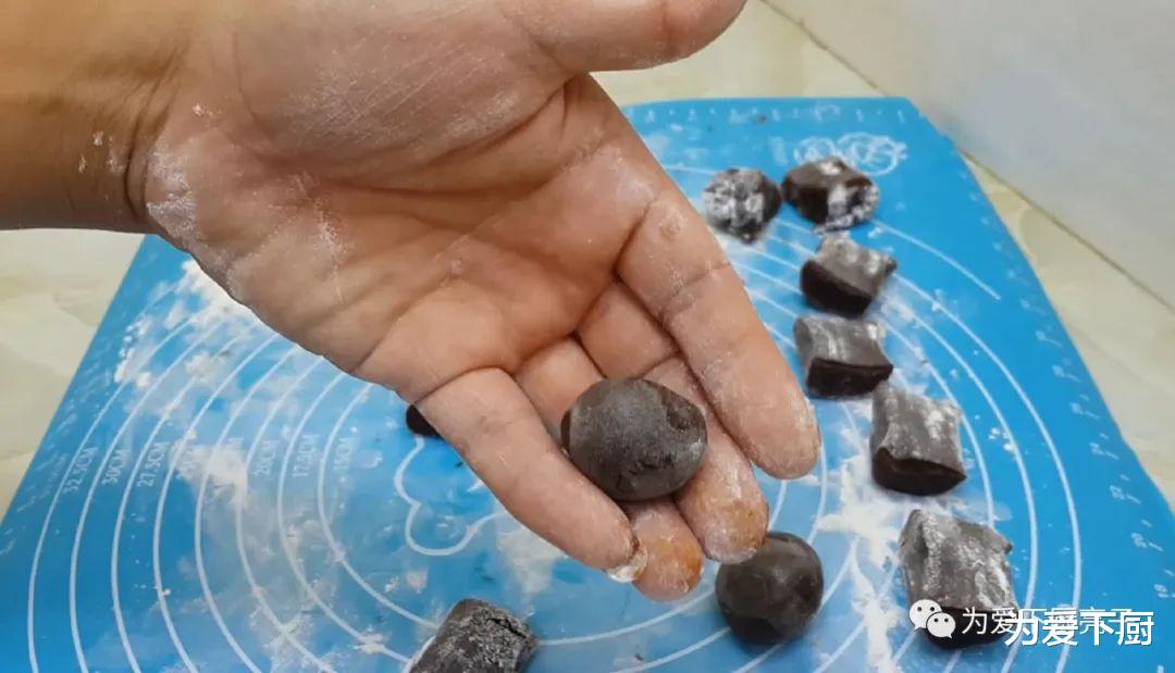 月饼|中秋节月饼这样做,锅里烙一烙,个个香酥掉渣,不用烤箱也能成功