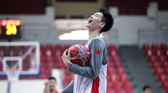 郭昊文：王治郅为何放弃郭昊文？八一队正式回应，希望其端正态度