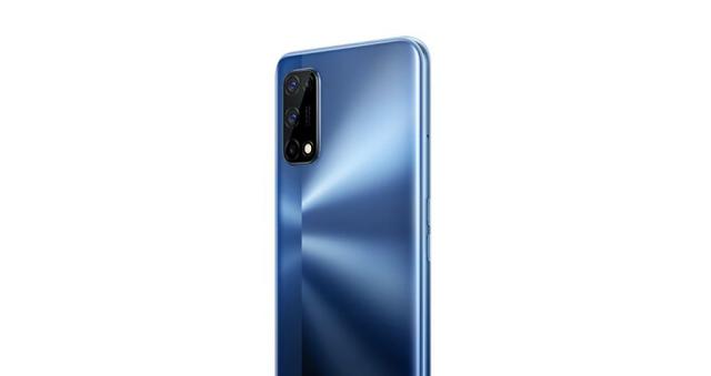 realme|低调到逆袭，友商一直在努力，新机配5000毫安+4800万四摄