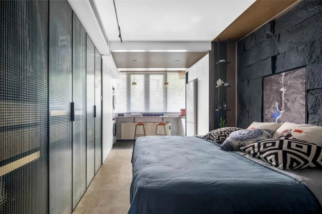 |41㎡狭长型单身公寓，现代风装修，简约却很有设计感！